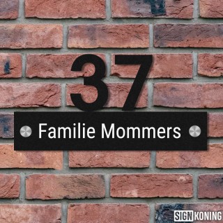 Lasergesneden zwart huisnummer met naambord