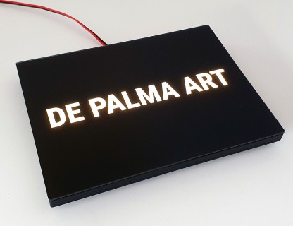 Zwart Huisnummerbord met witte LED verlichting